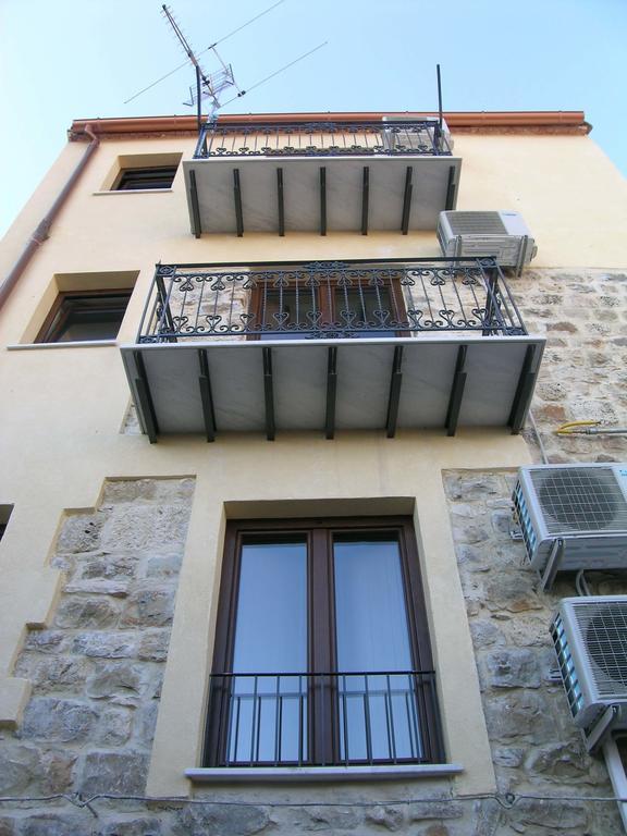 Domus Lilio Bed & Breakfast Petralia Sottana Exterior photo