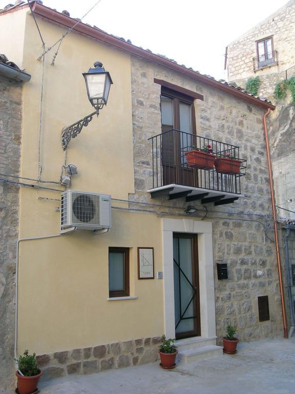 Domus Lilio Bed & Breakfast Petralia Sottana Exterior photo