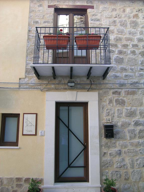 Domus Lilio Bed & Breakfast Petralia Sottana Exterior photo