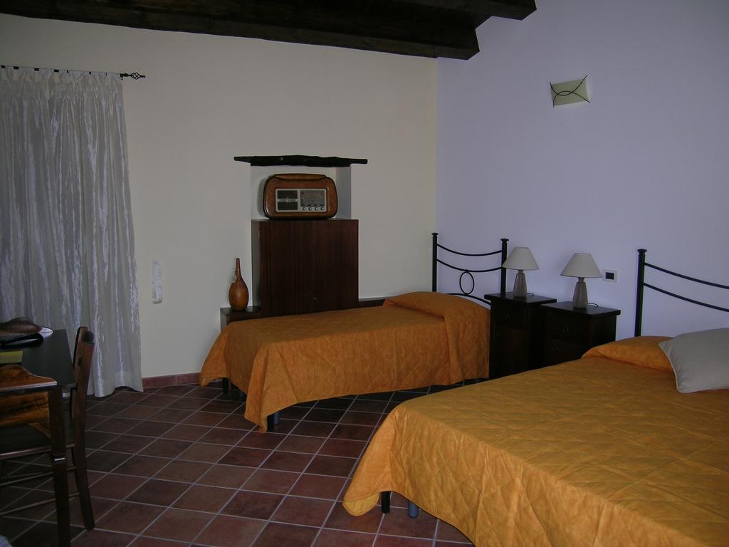 Domus Lilio Bed & Breakfast Petralia Sottana Exterior photo