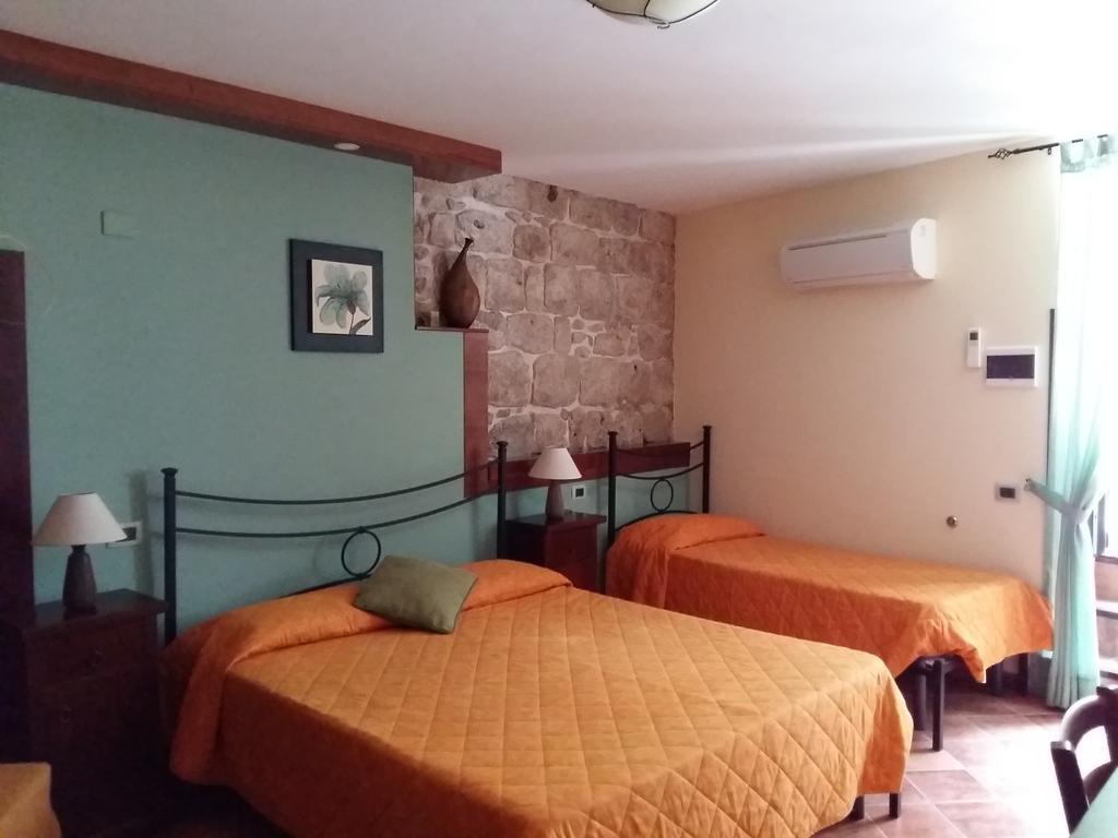 Domus Lilio Bed & Breakfast Petralia Sottana Exterior photo