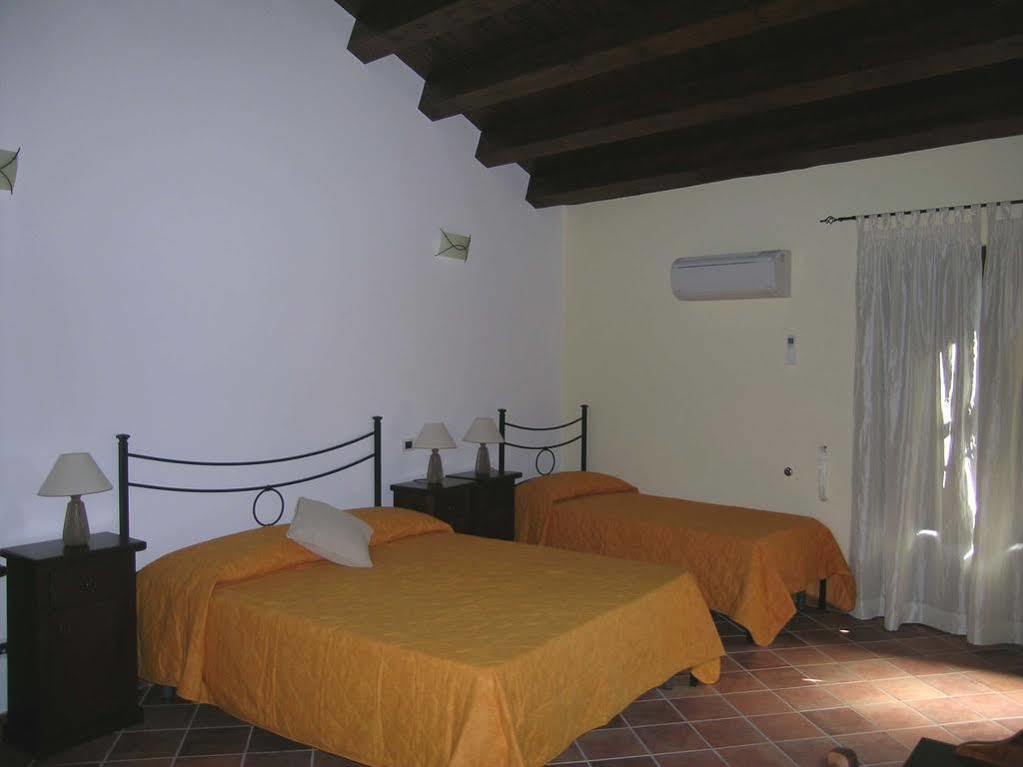 Domus Lilio Bed & Breakfast Petralia Sottana Exterior photo